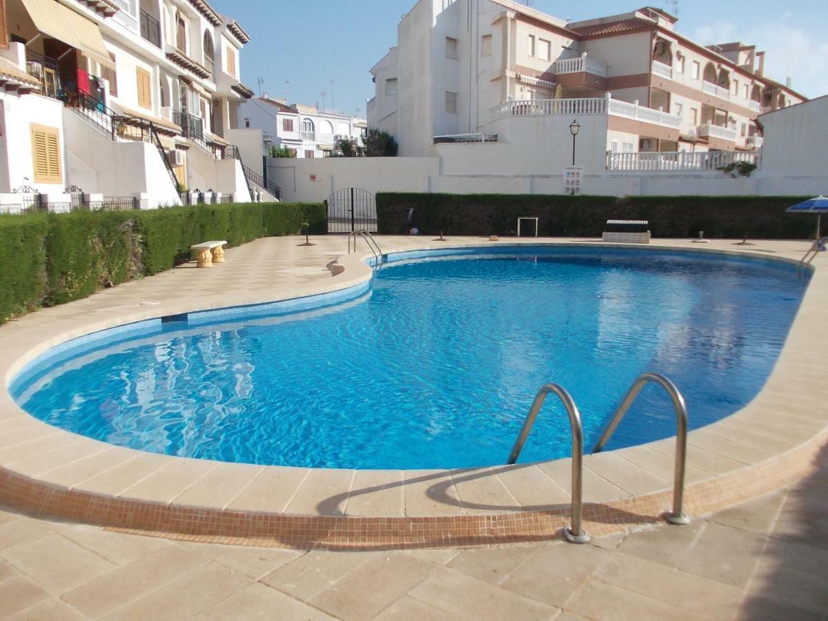 Cosy Bungalow Near Beach Torrevieja Exterior foto