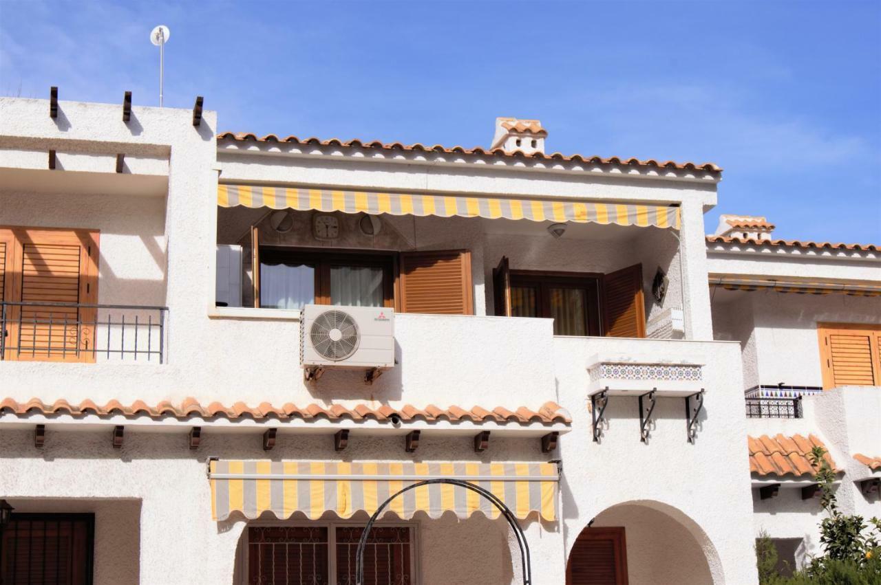 Cosy Bungalow Near Beach Torrevieja Exterior foto