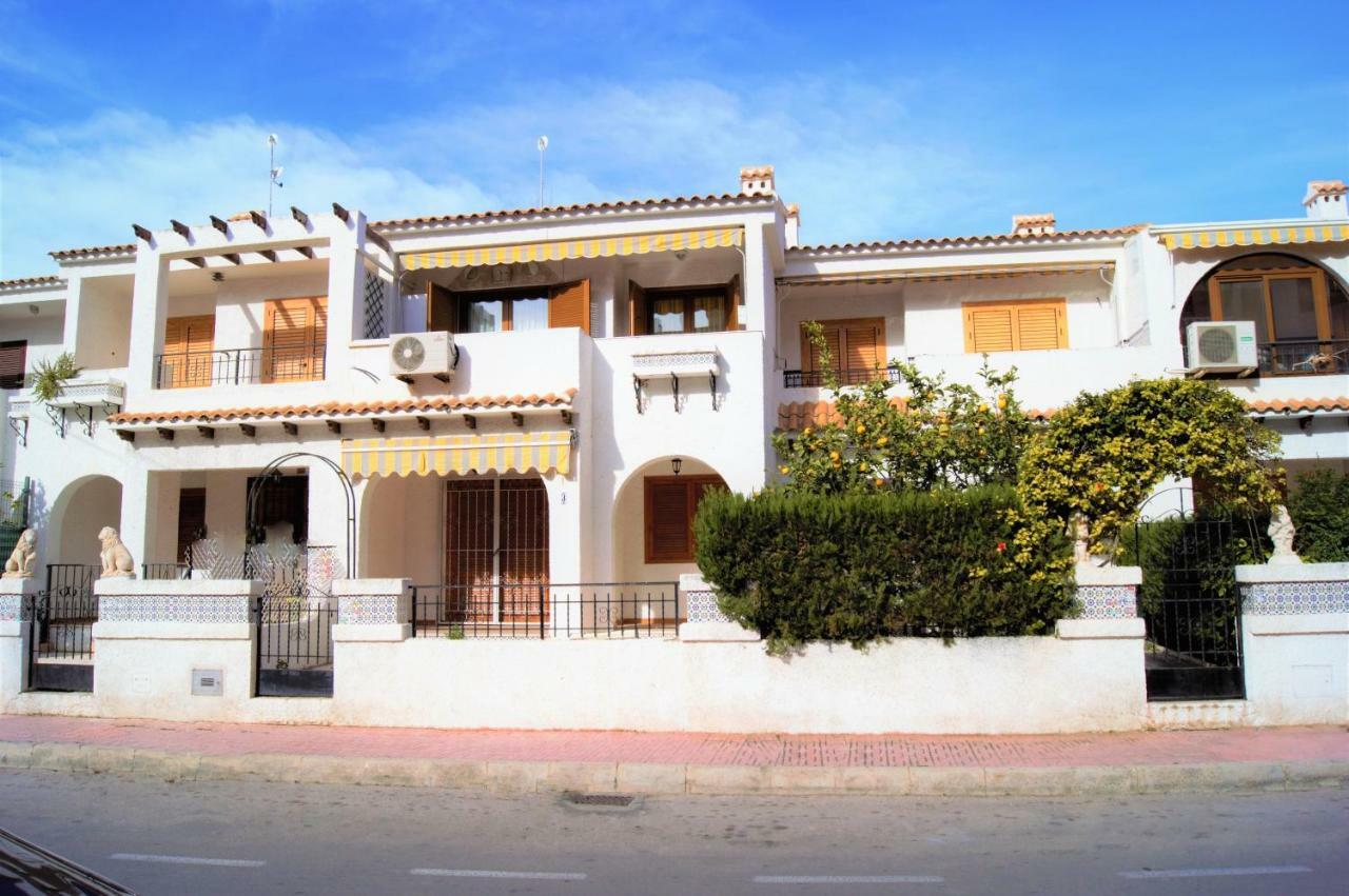 Cosy Bungalow Near Beach Torrevieja Exterior foto